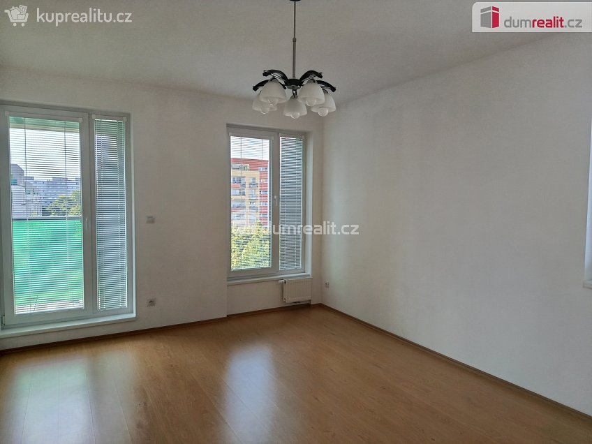 Pronájem bytu 3+kk 65 m^2 Nepomuckých, Praha 18 