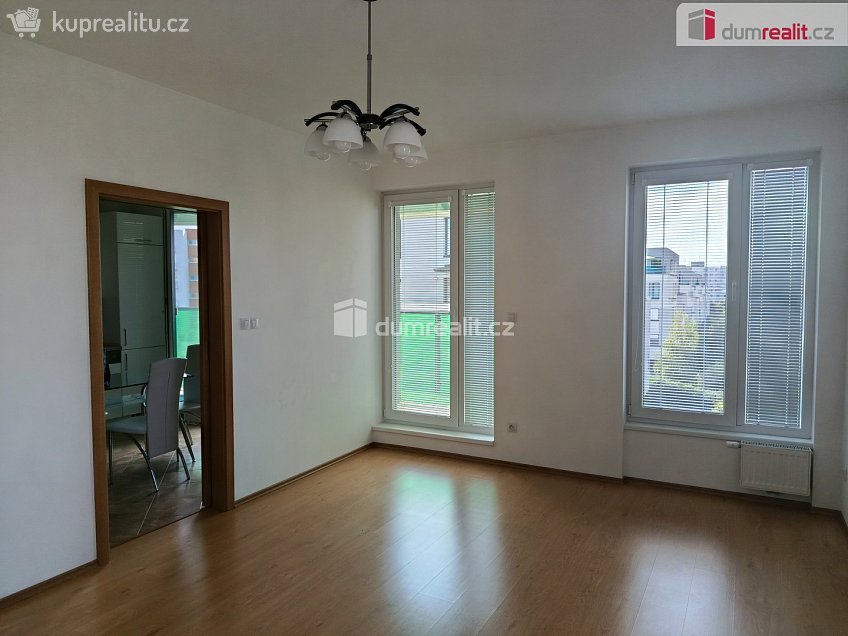 Pronájem bytu 3+kk 65 m^2 Nepomuckých, Praha 18 