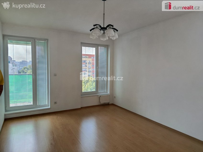 Pronájem bytu 3+kk 65 m^2 Nepomuckých, Praha 18 