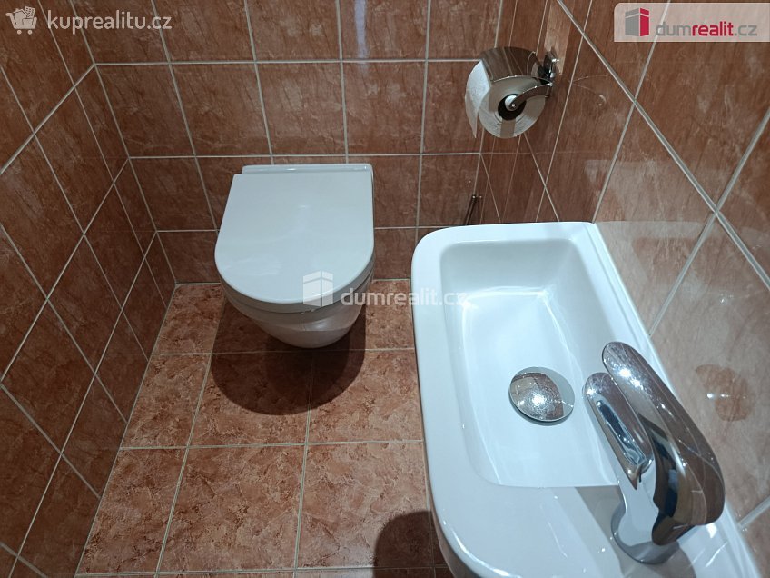 Pronájem bytu 3+kk 65 m^2 Nepomuckých, Praha 18 