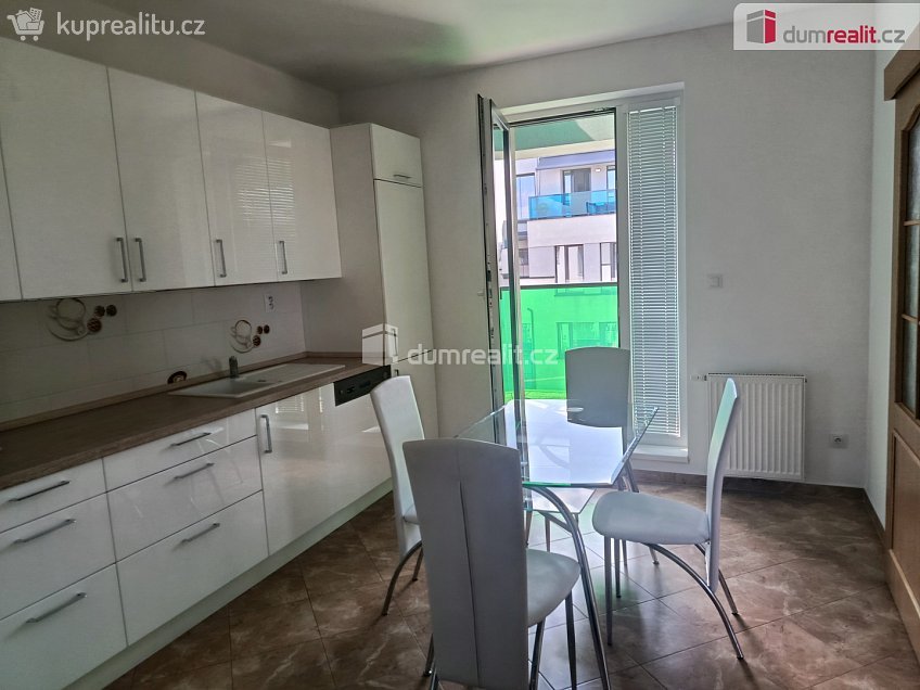 Pronájem bytu 3+kk 65 m^2 Nepomuckých, Praha 18 