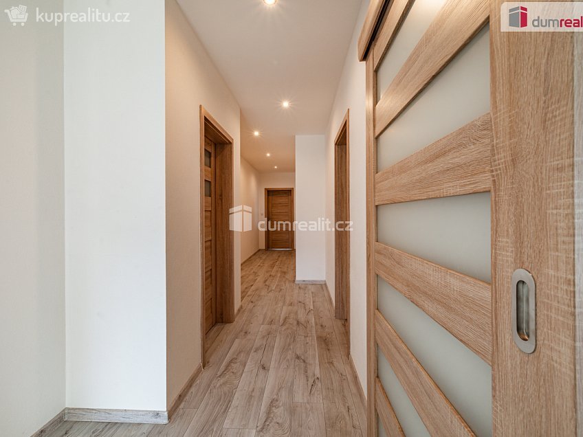 Prodej  rodinného domu 170 m^2 Dr. Přemysla Jeřábka, Karlovy Vary 