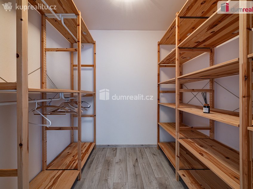 Prodej  rodinného domu 170 m^2 Dr. Přemysla Jeřábka, Karlovy Vary 