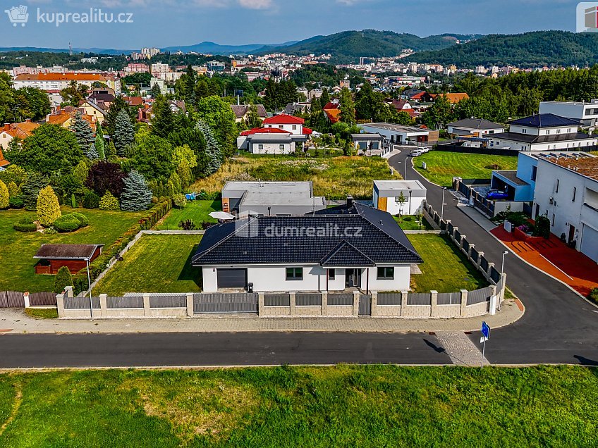 Prodej  rodinného domu 170 m^2 Dr. Přemysla Jeřábka, Karlovy Vary 