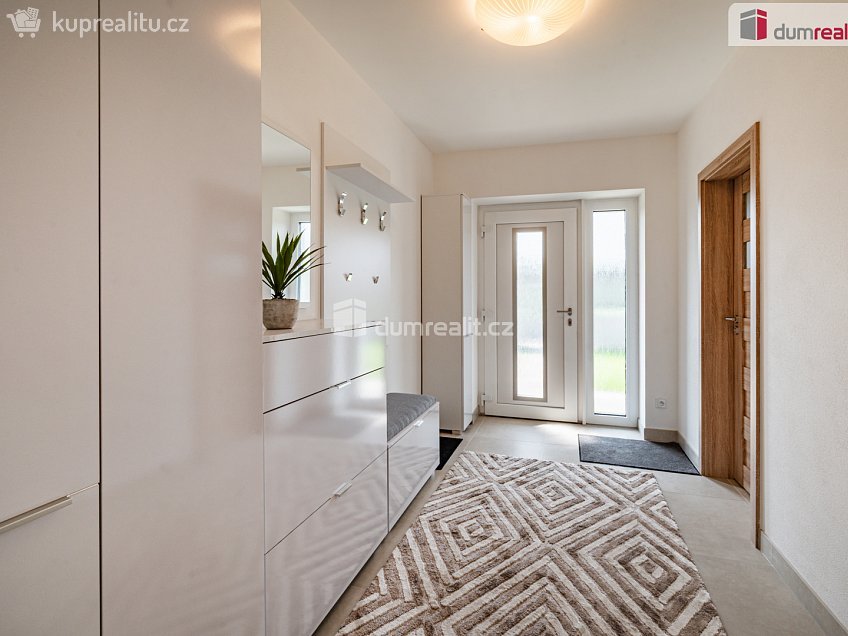 Prodej  rodinného domu 170 m^2 Dr. Přemysla Jeřábka, Karlovy Vary 