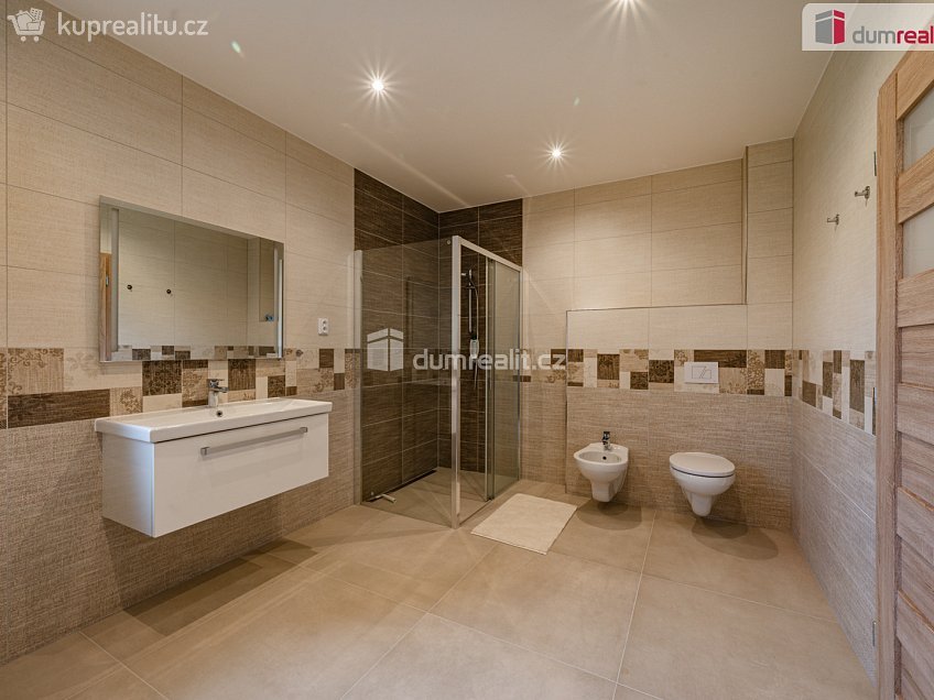 Prodej  rodinného domu 170 m^2 Dr. Přemysla Jeřábka, Karlovy Vary 