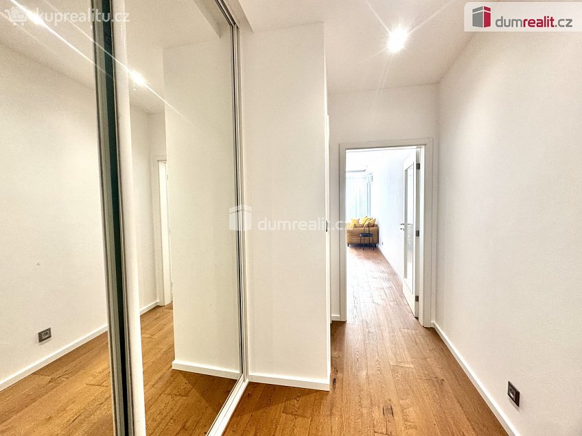 Prodej bytu 1+kk 59 m^2 Pod průsekem, Praha 15 