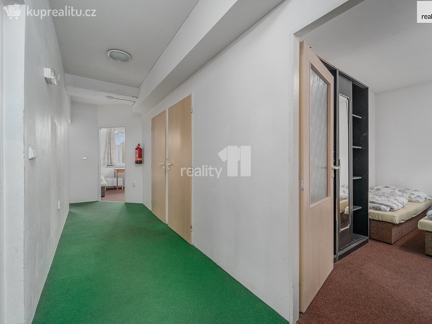 Prodej  činžovního domu 600 m^2 Růžová, Zlín 