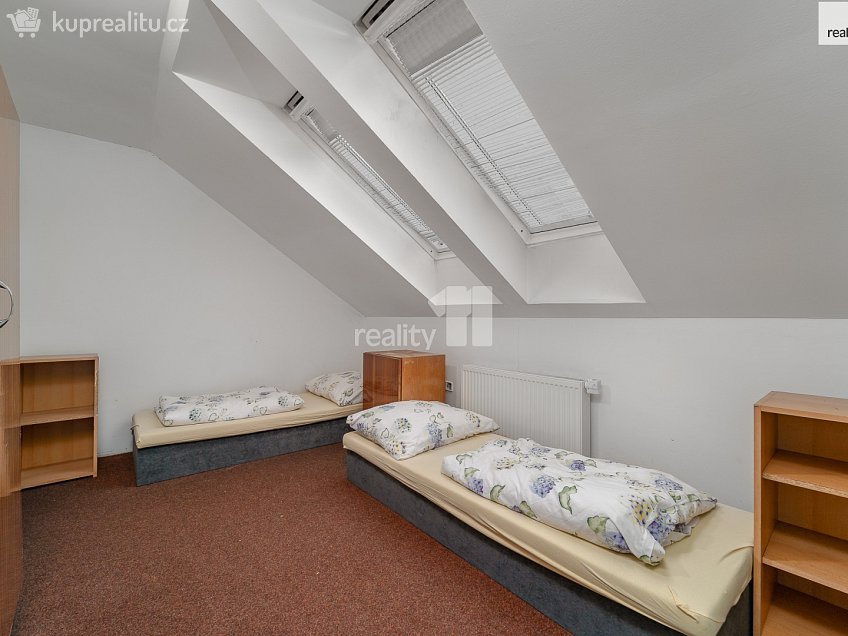 Prodej  činžovního domu 600 m^2 Růžová, Zlín 