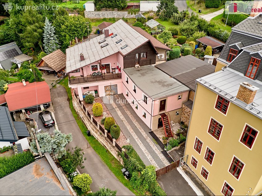 Prodej  rodinného domu 921 m^2 Borská, Dalovice 