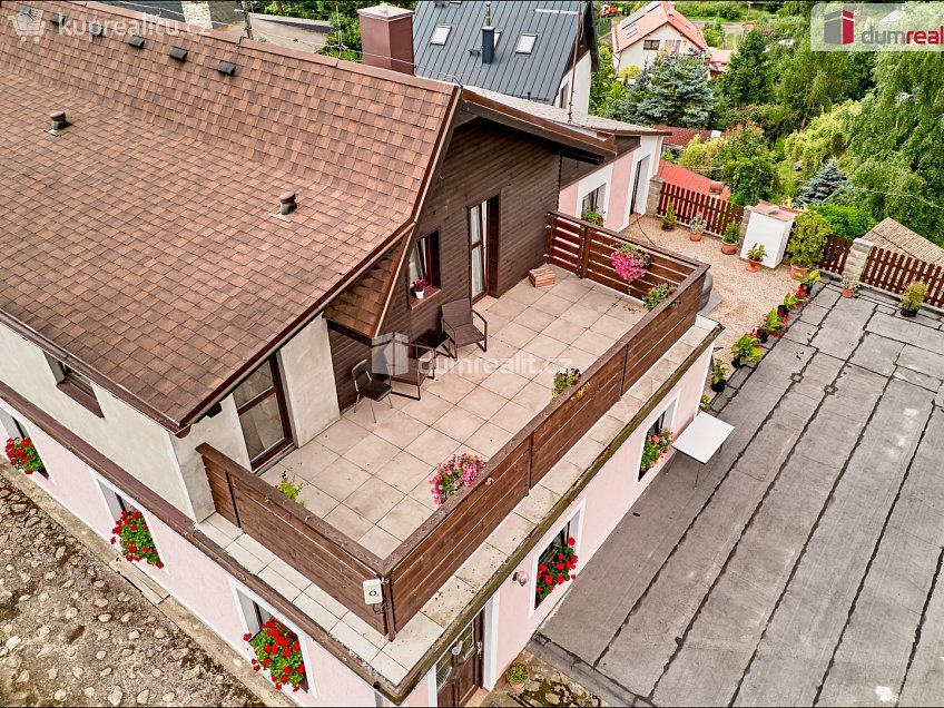 Prodej  rodinného domu 921 m^2 Borská, Dalovice 