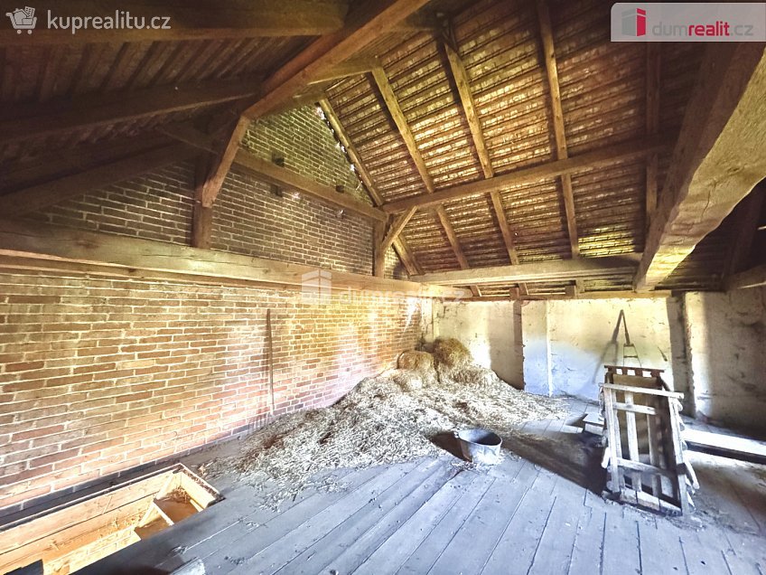Prodej  stavebního pozemku 975 m^2 Pnětluky, Pnětluky 