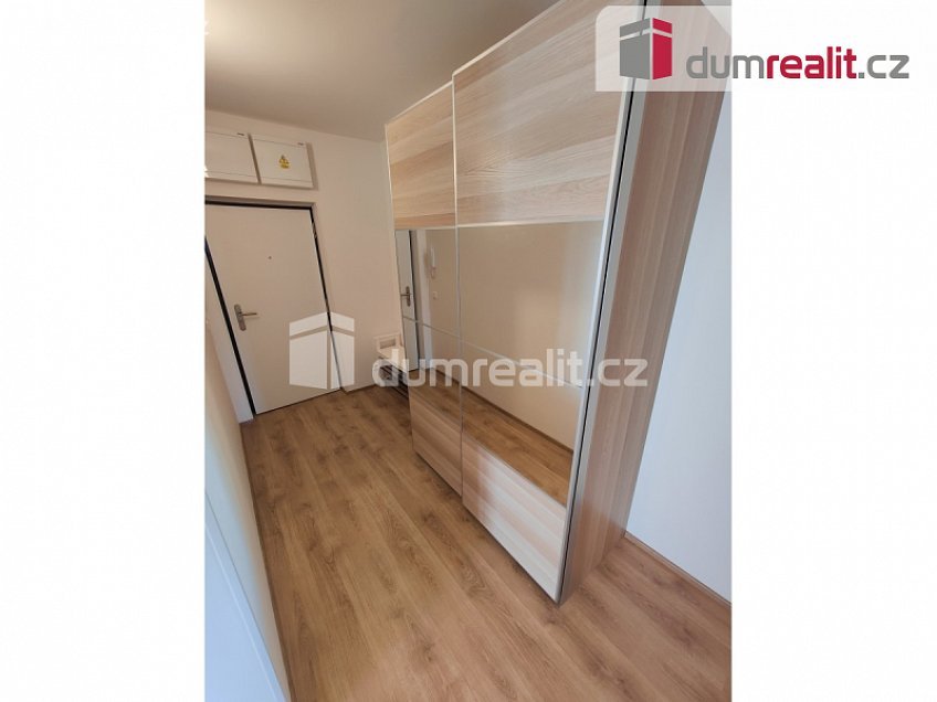 Pronájem bytu 2+kk 56 m^2 Heřmanická, Praha-Ďáblice 