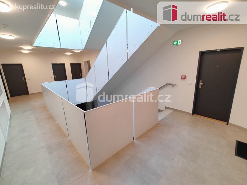 Pronájem bytu 2+kk 56 m^2 Heřmanická, Praha-Ďáblice 