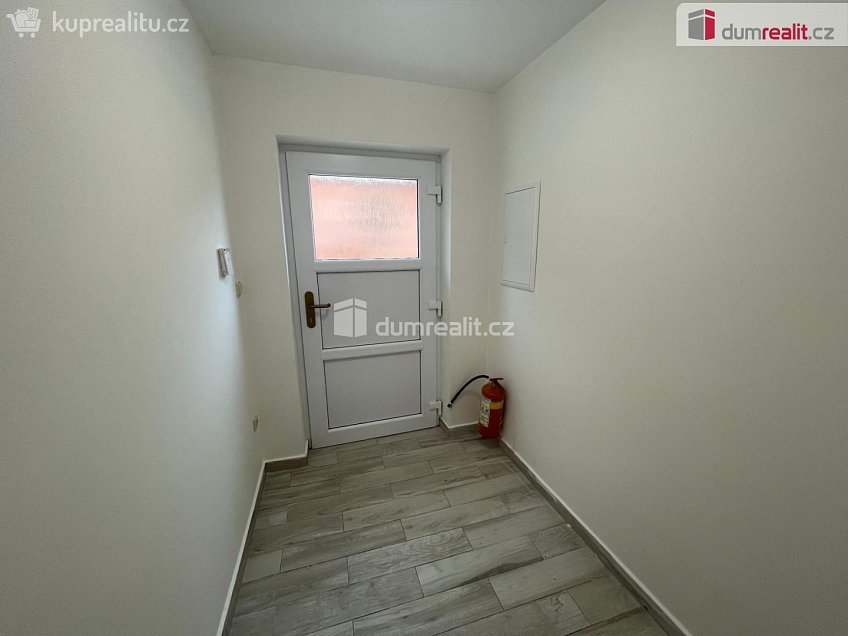 Pronájem bytu 2+1 38 m^2 Zámecká, Mikulov 