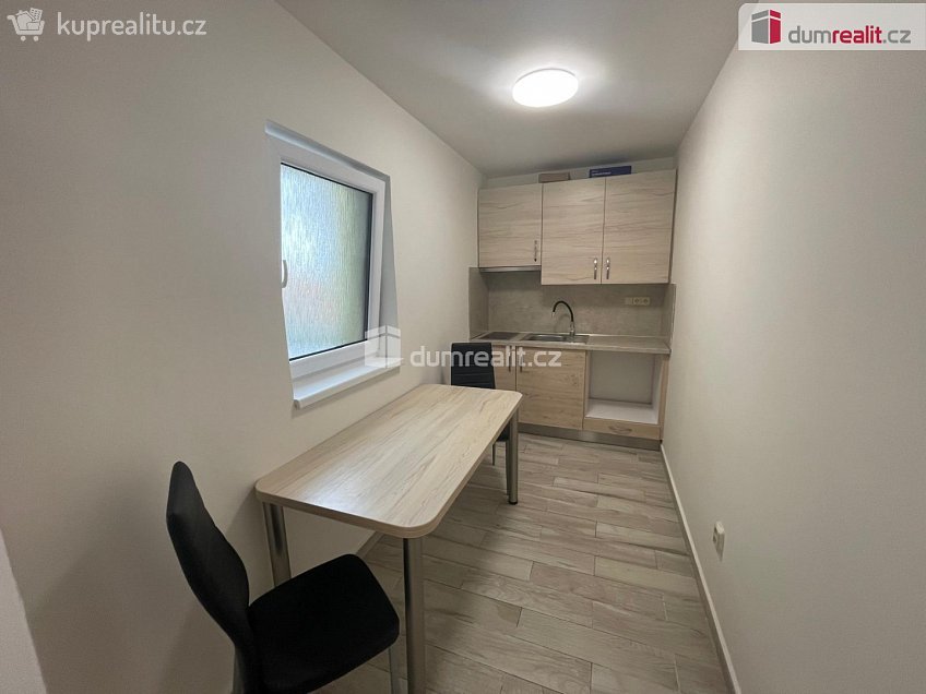 Pronájem bytu 2+1 38 m^2 Zámecká, Mikulov 