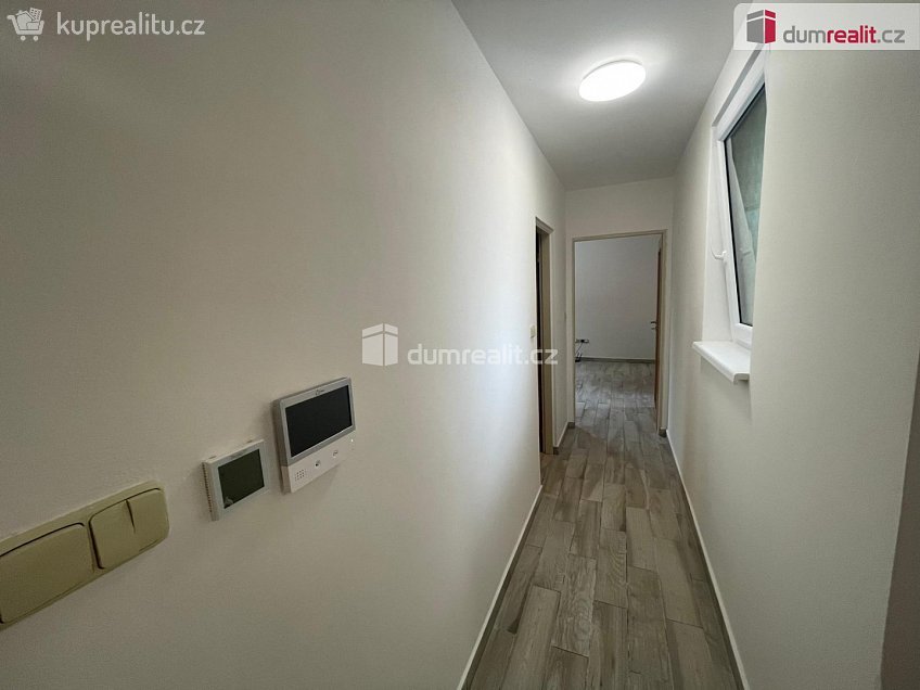 Pronájem bytu 2+1 38 m^2 Zámecká, Mikulov 