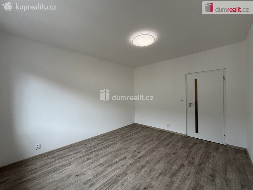 Prodej bytu 2+1 60 m^2 Pod nádražím, Kraslice 