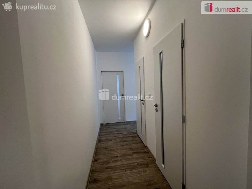Prodej bytu 2+1 60 m^2 Pod nádražím, Kraslice 