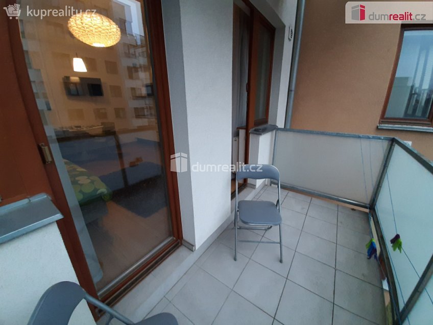 Pronájem bytu 1+kk 34 m^2 Hanusova, Praha 4 
