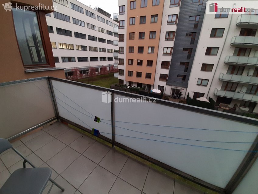 Pronájem bytu 1+kk 34 m^2 Hanusova, Praha 4 