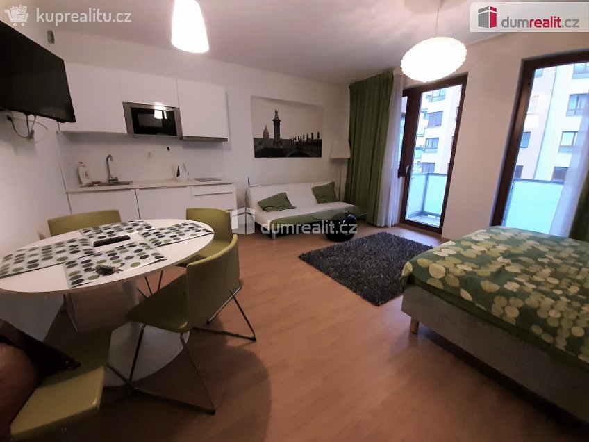 Pronájem bytu 1+kk 34 m^2 Hanusova, Praha 4 