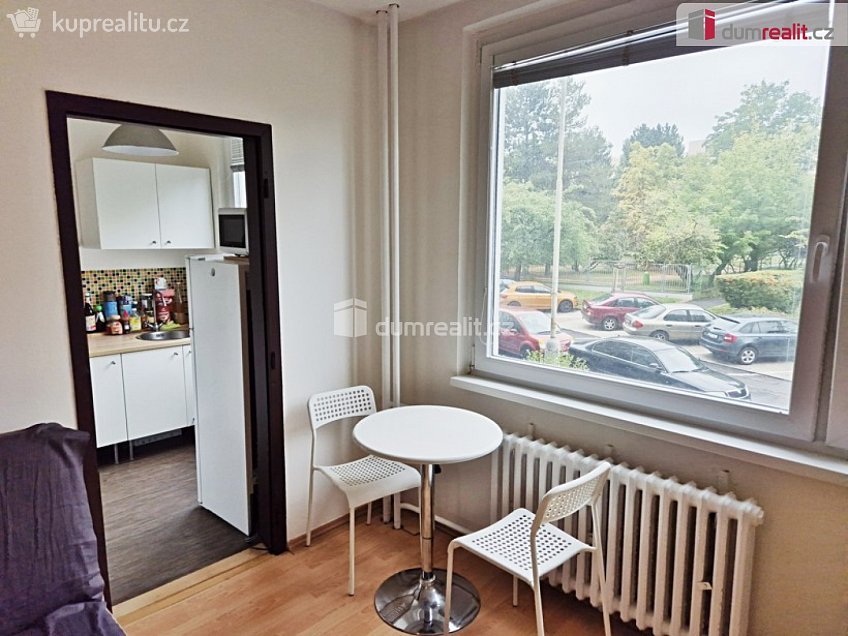 Prodej bytu 1+1 29 m^2 Krynická, Praha 8 