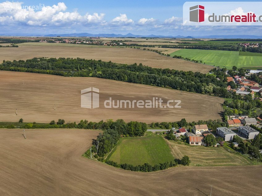 Prodej  stavebního pozemku 3478 m^2 Klobuky, Klobuky 