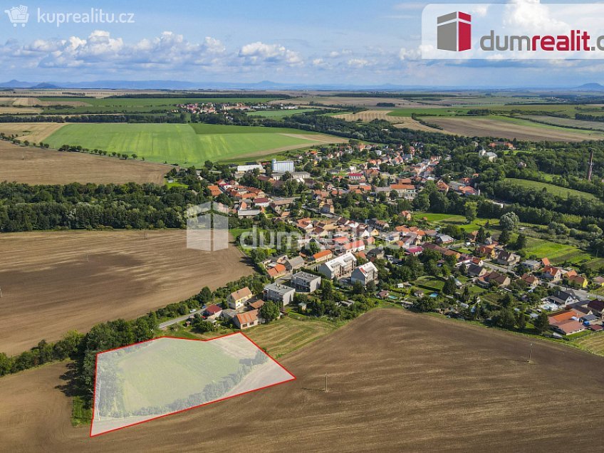 Prodej  stavebního pozemku 3478 m^2 Klobuky, Klobuky 
