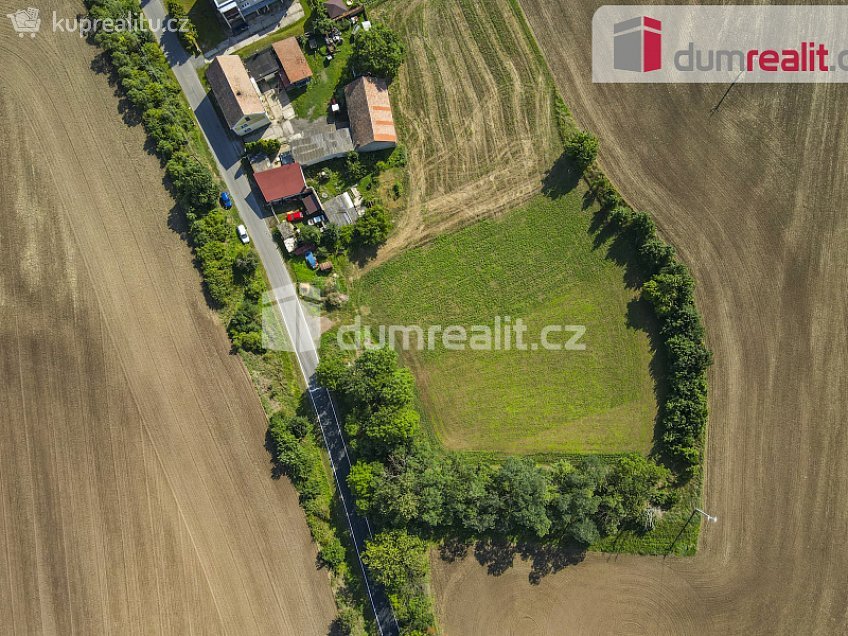 Prodej  stavebního pozemku 3478 m^2 Klobuky, Klobuky 