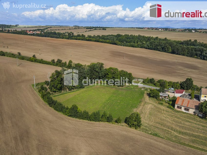 Prodej  stavebního pozemku 3478 m^2 Klobuky, Klobuky 