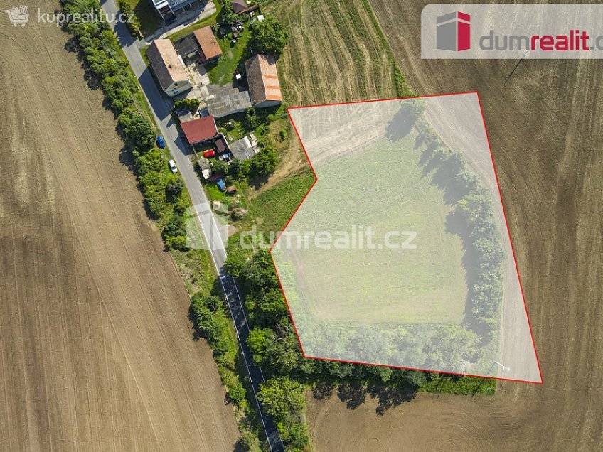 Prodej  stavebního pozemku 3478 m^2 Klobuky, Klobuky 