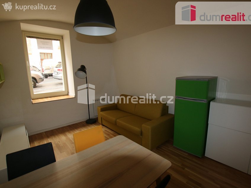 Pronájem bytu 1+kk 27 m^2 U studánky, Praha 7 