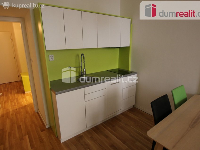 Pronájem bytu 1+kk 27 m^2 U studánky, Praha 7 