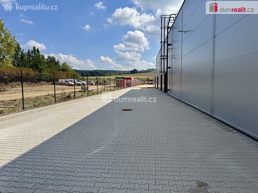 Pronájem  skladu 245 m^2 Bartošova, Zlín 