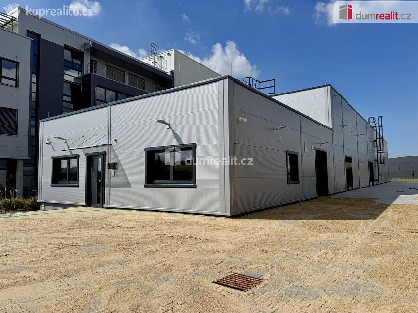 Pronájem  skladu 245 m^2 Bartošova, Zlín 