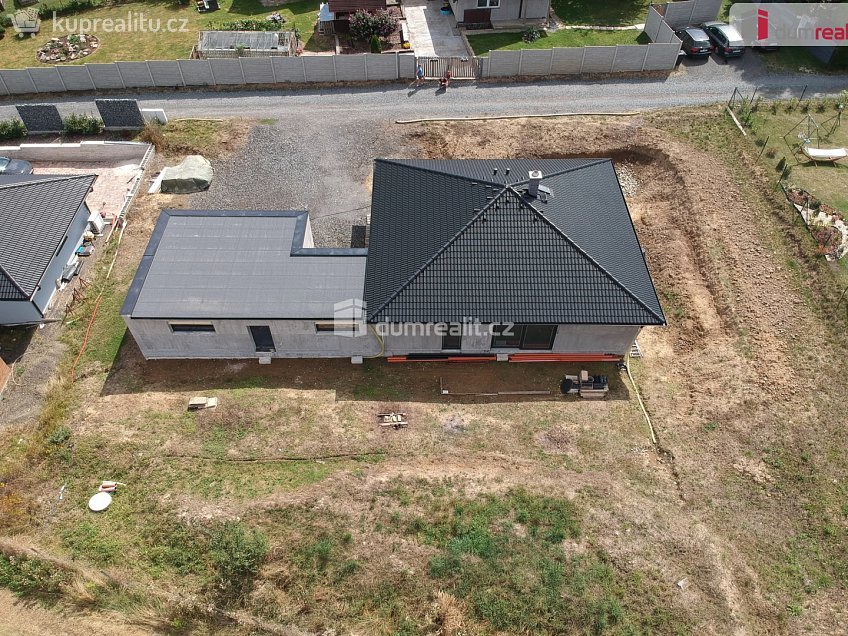 Prodej  rodinného domu 121 m^2 Strančice, Strančice 