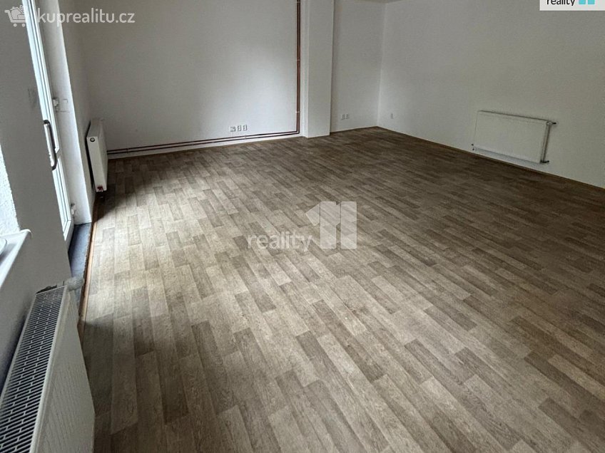 Pronájem  obchodních prostor 53 m^2 Kmochova, Varnsdorf 
