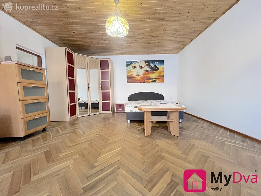 Pronájem bytu 2+1 84 m^2 Vídeňská třída, Znojmo 