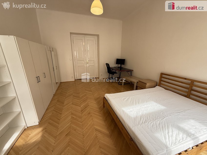 Pronájem bytu 2+kk 60 m^2 Klicperova, Praha 5 