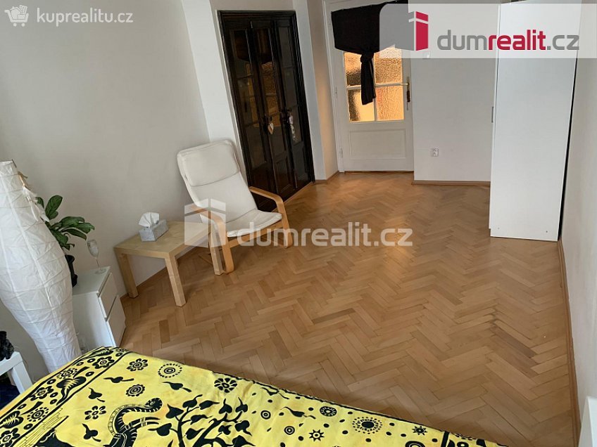 Pronájem bytu - pokoj 15 m^2 Čerchovská, Praha 2 