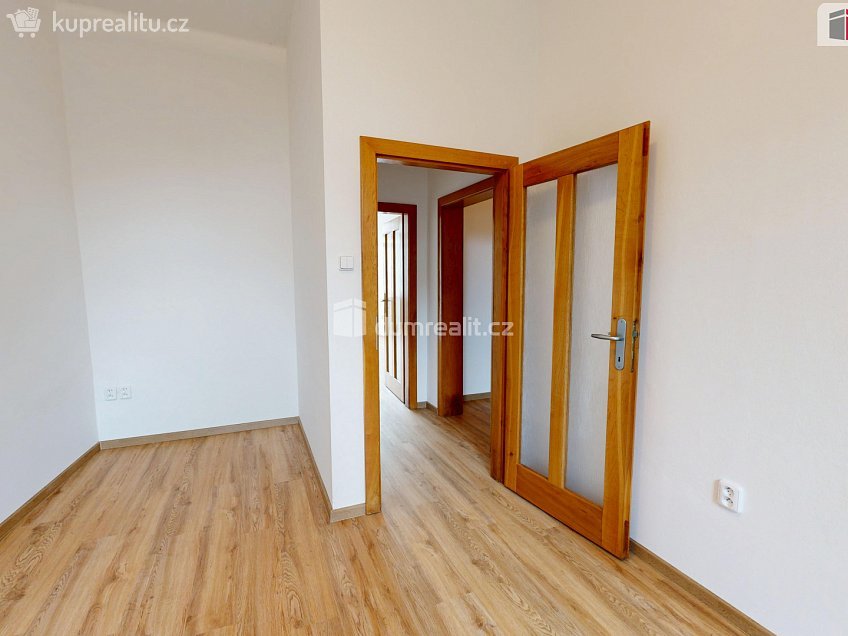 Pronájem bytu 2+1 67 m^2 Nákladní, Opava 