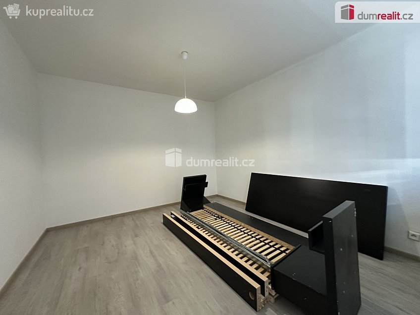 Pronájem bytu 3+1 70 m^2 Axmanova, Brno 