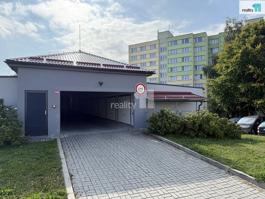 Pronájem  garáže 848 m^2 Osvobození, Pelhřimov 