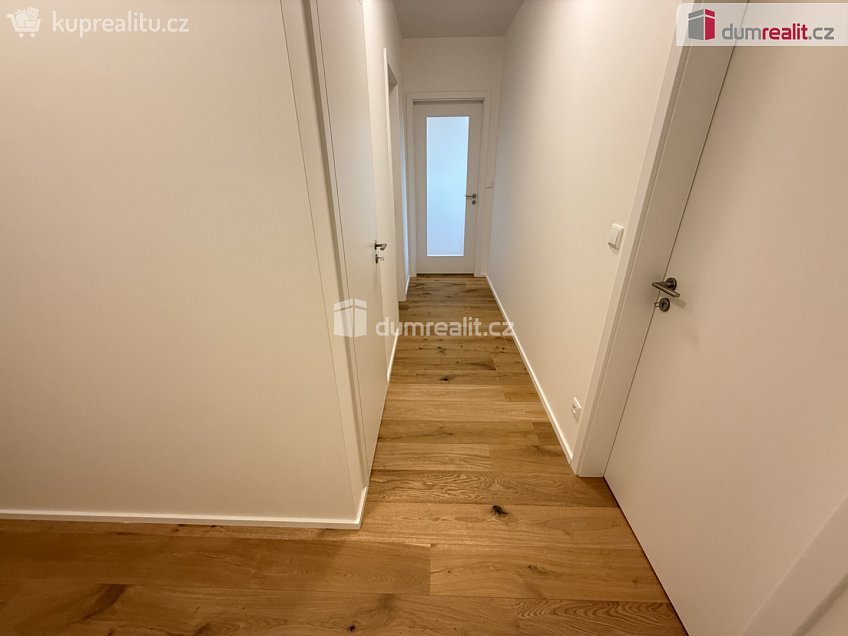Pronájem bytu 2+kk 61 m^2 Strážovická, Praha-Zličín 