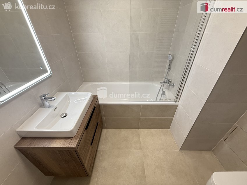 Pronájem bytu 2+kk 61 m^2 Strážovická, Praha-Zličín 