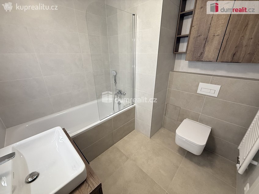 Pronájem bytu 2+kk 61 m^2 Strážovická, Praha-Zličín 
