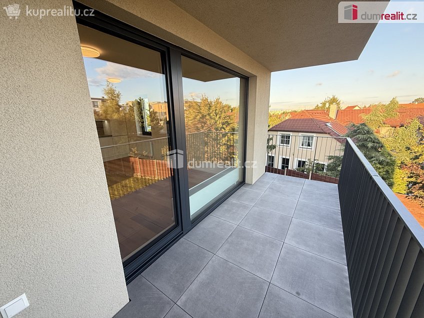 Pronájem bytu 2+kk 61 m^2 Strážovická, Praha-Zličín 