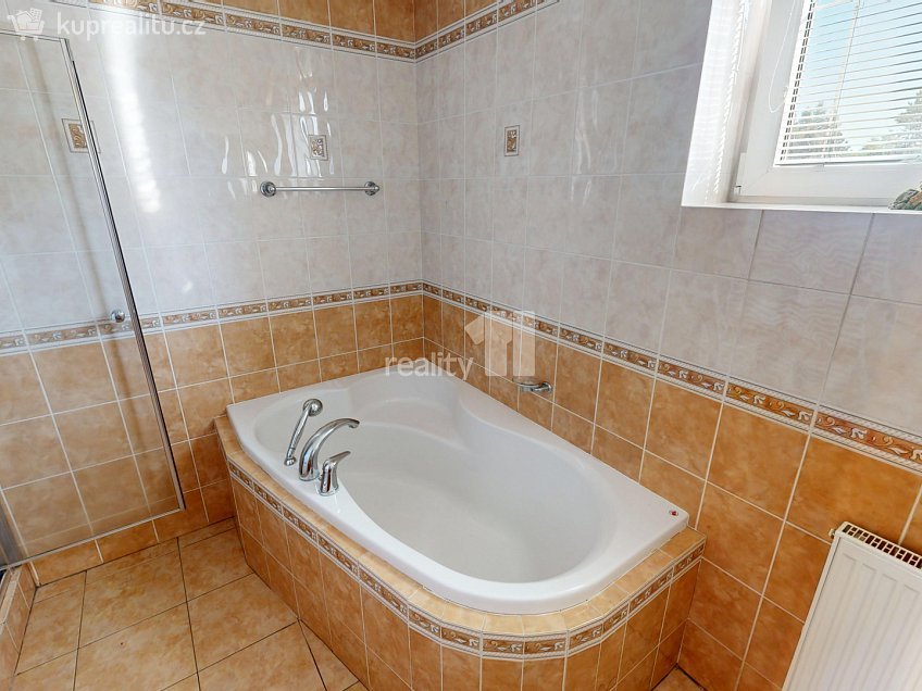 Prodej  rodinného domu 192 m^2 Kamenná Lhota, Kamenná Lhota 