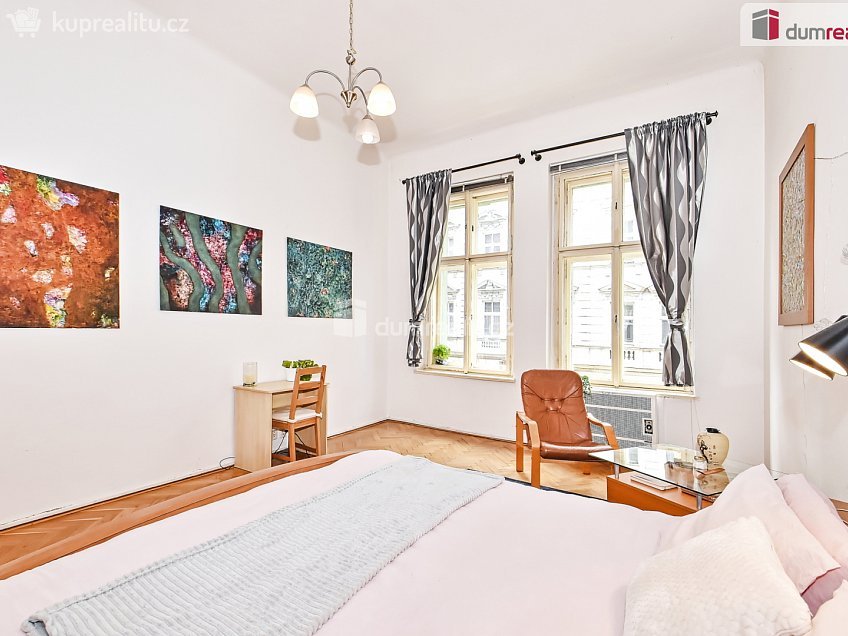 Pronájem bytu 1+1 42 m^2 Husitská, Praha 3 